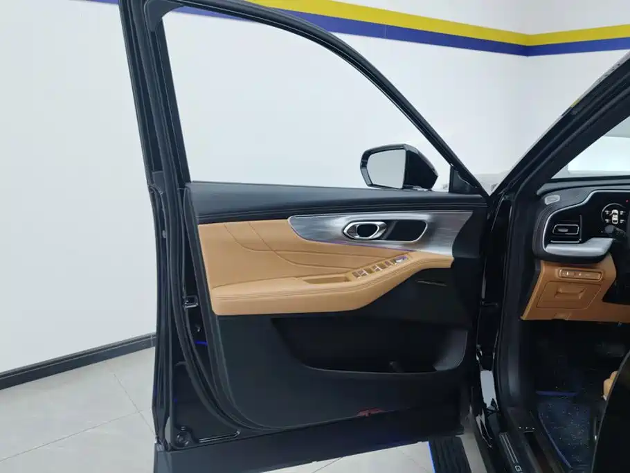 Trumpchi GS8 2025 Vanguard 2.0TGDI 2WD Deluxe Edition 5-seater купить на сайте DeffCars