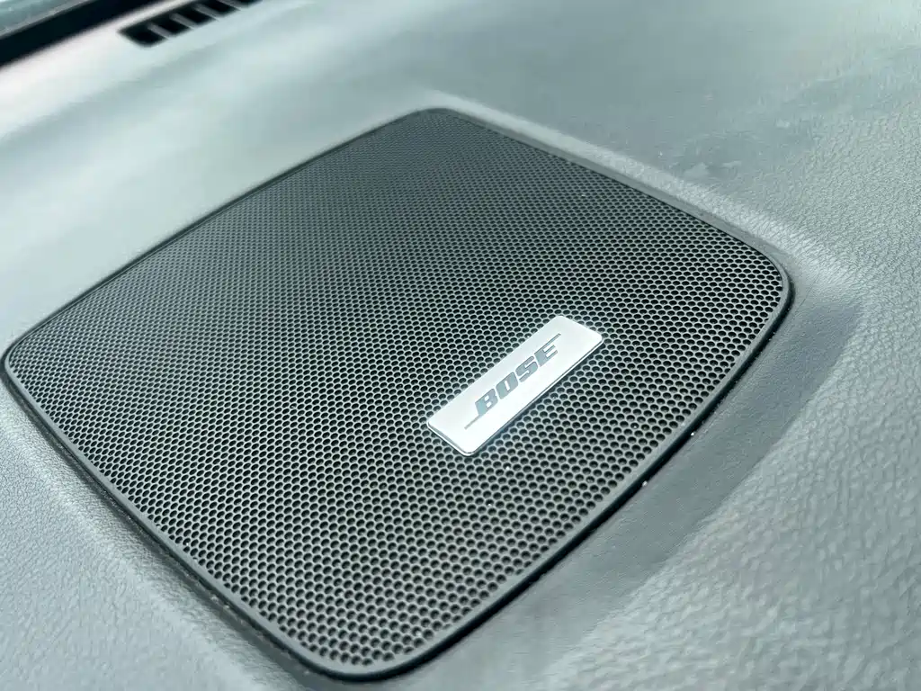 Loulan 2019 2.5 S/C HEV XL 4WD Hybrid Intelligent Premium Edition National VI купить на сайте DeffCars