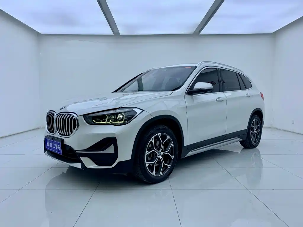 BMW X1 2022 sDrive20Li Exclusive Model купить на сайте DeffCars