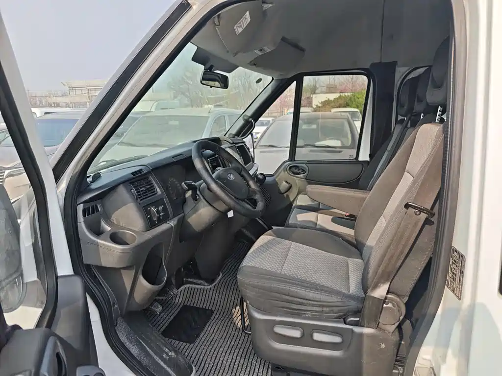 New generation Transit 2016 2.2T short-axle 6-seater mid-roof multi-purpose vehicle купить на сайте DeffCars
