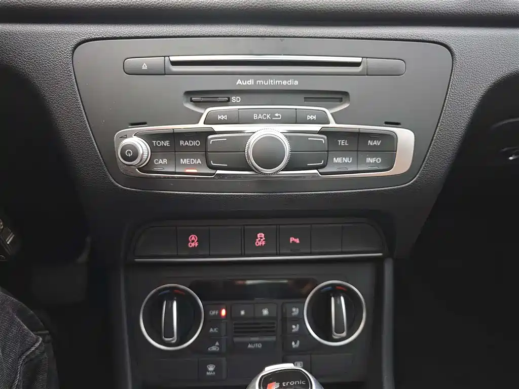 Audi Q3 2018 30th Anniversary Model 30 TFSI Fashion Model купить на сайте DeffCars