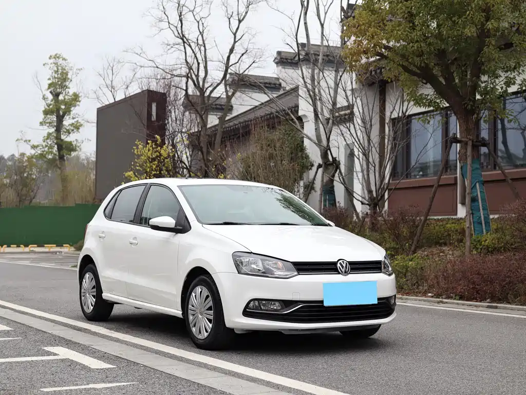 Polo 2016 1.6L automatic comfort model купить на сайте DeffCars