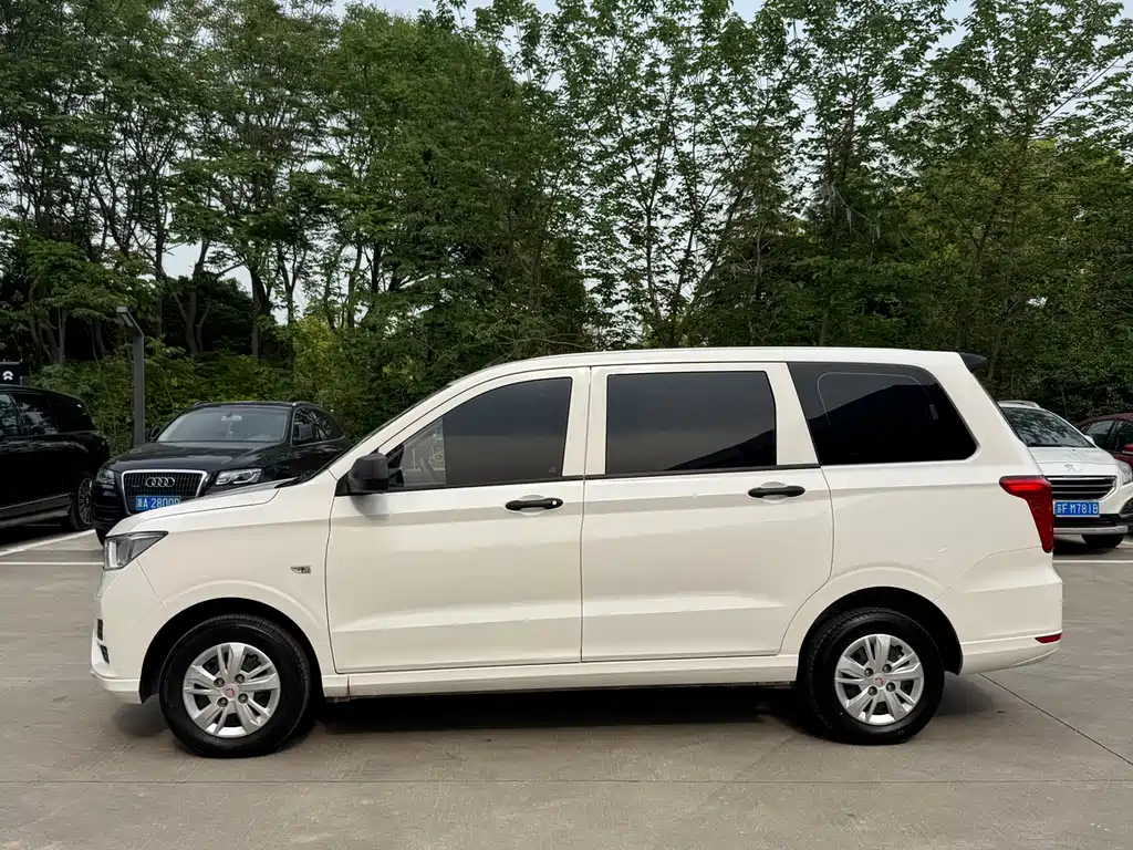 Wuling Hongguang 2021 facelift 1.5L S basic model electric power assist LAR купить на сайте DeffCars