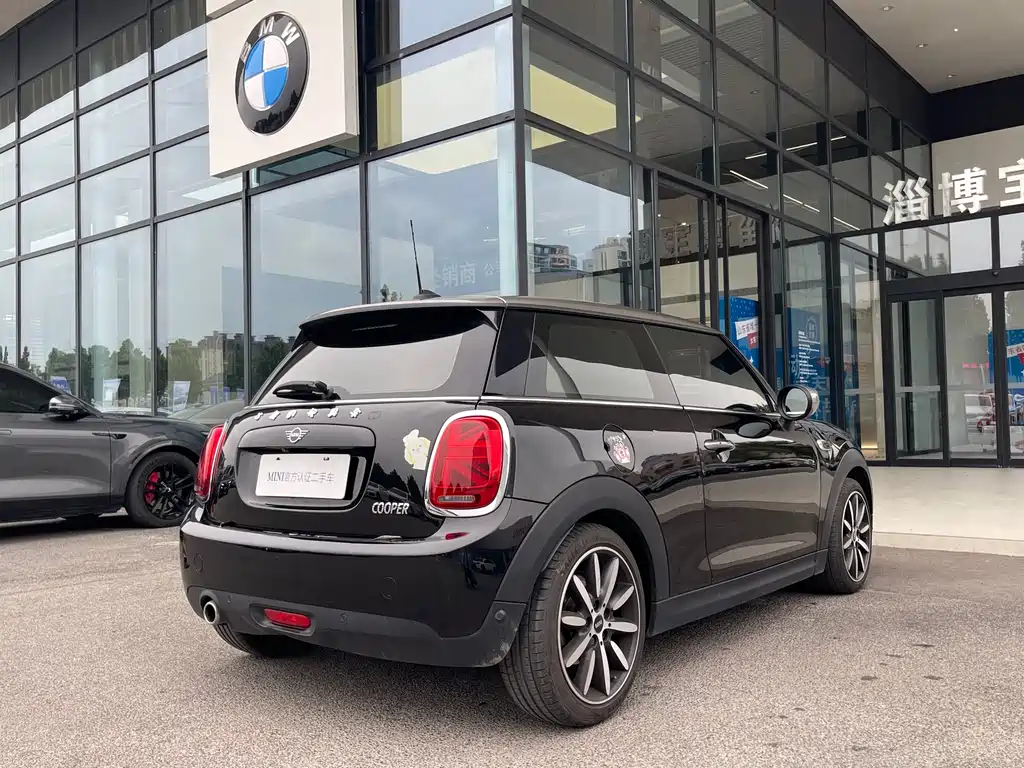 MINI 2021 1.5T COOPER Artist купить на сайте DeffCars