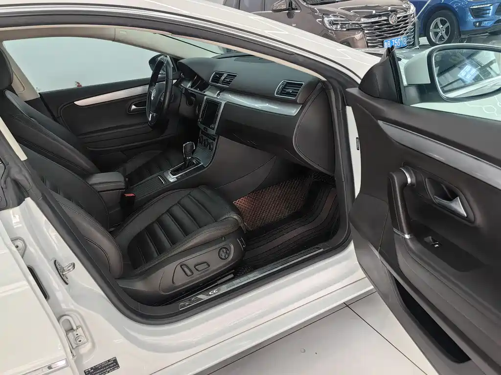 FAW-Volkswagen CC 2018 2.0TSI luxury model купить на сайте DeffCars