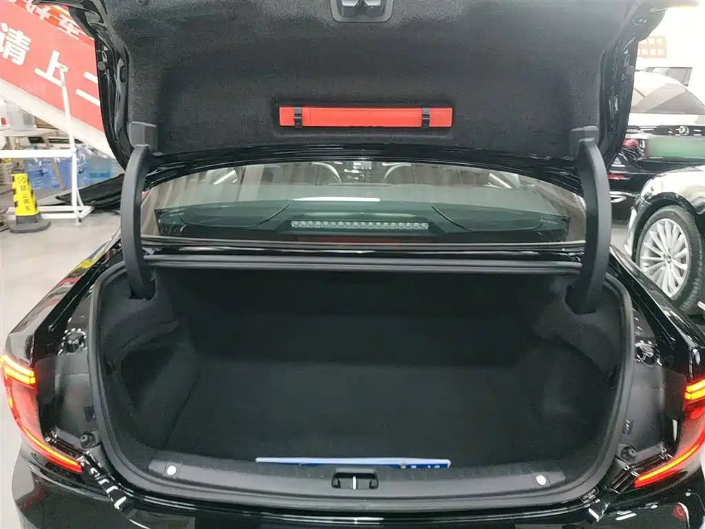 Volvo S90 2024 B5 Zhiyi Luxury Edition купить на сайте DeffCars