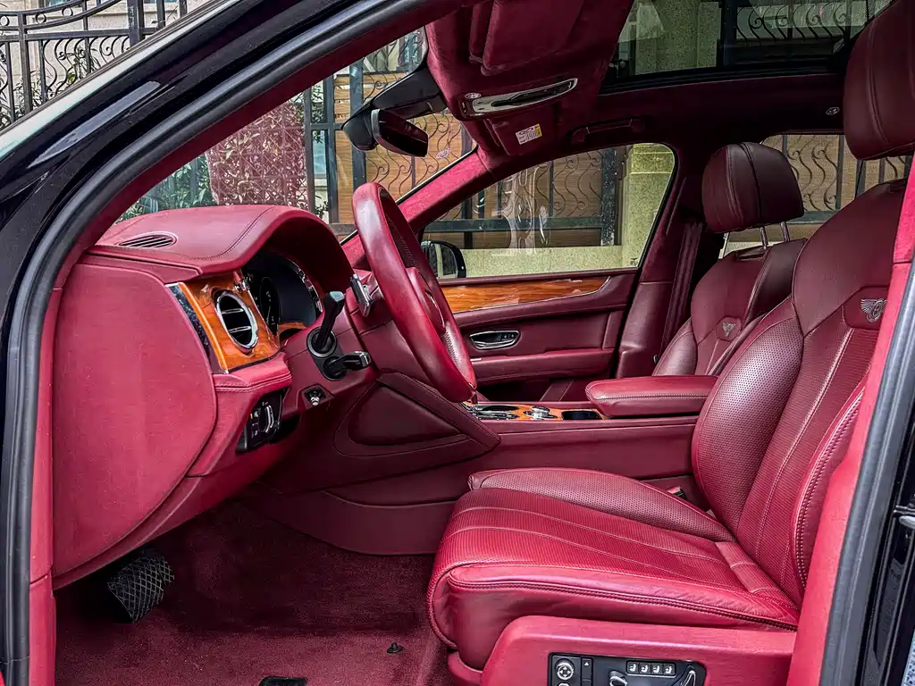 Bentayga 2021 4.0T V8 купить на сайте DeffCars
