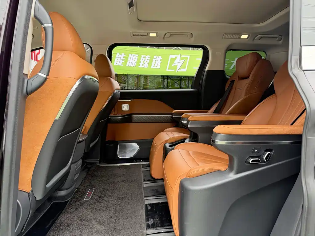 Hongqi HQ9 PHEV 2024 2.0T four-wheel drive business version купить на сайте DeffCars