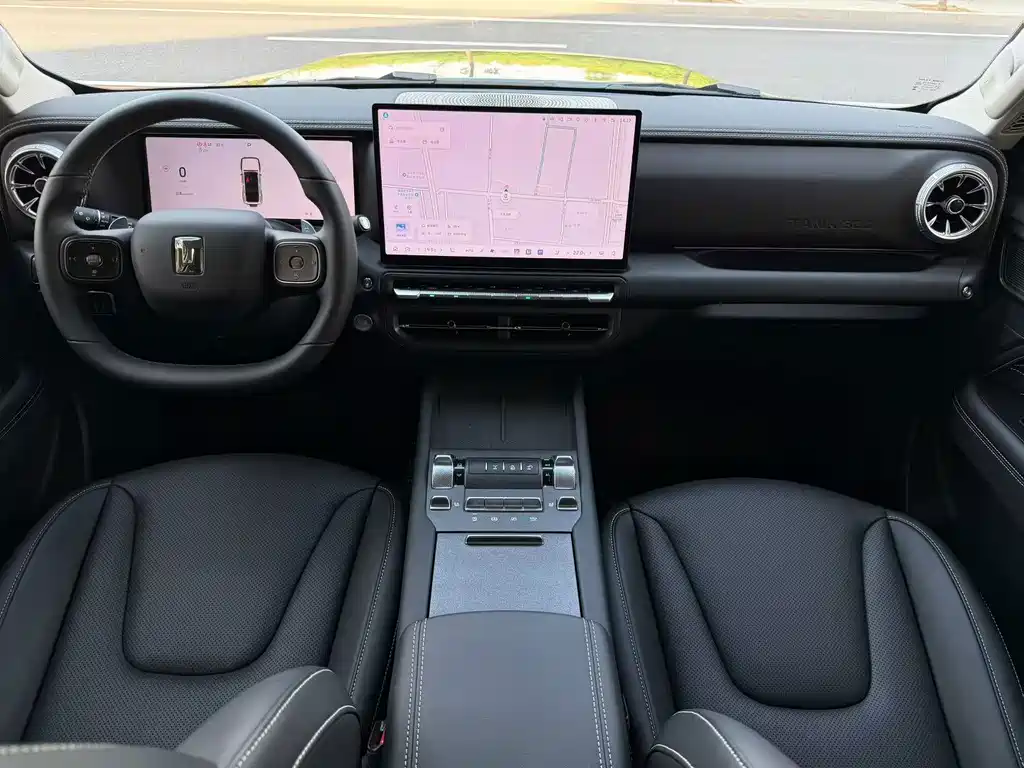 Tank 300 2025 2.0T gasoline challenger купить на сайте DeffCars