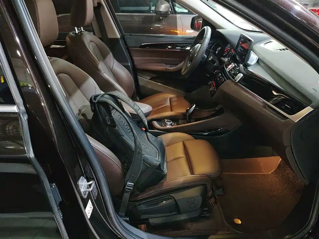 BMW X1 2020 sDrive20Li Exclusive Model купить на сайте DeffCars