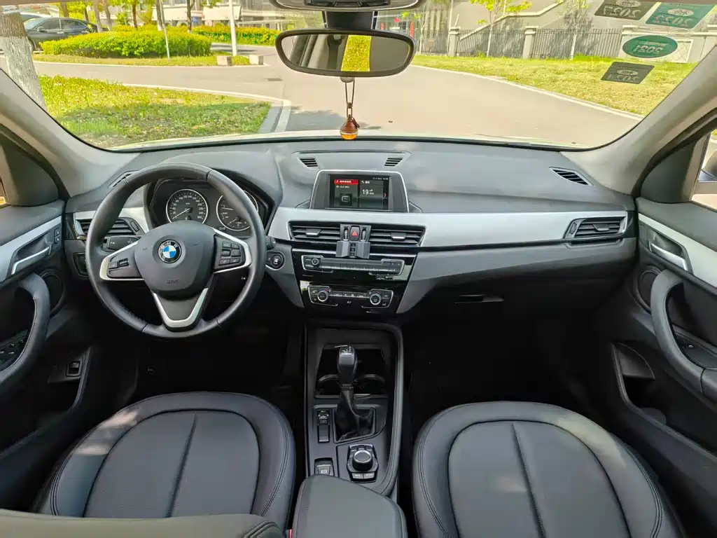 BMW X1 2018 sDrive20Li Leading Model купить на сайте DeffCars