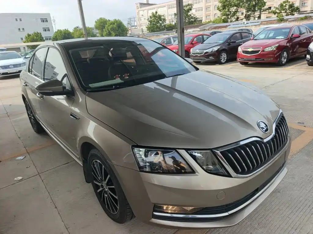 Octavia 2018 TSI230 DSG Deluxe Edition купить на сайте DeffCars
