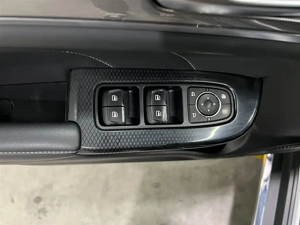 Haval M6 2021 PLUS 1.5T DCT luxury smart connected model купить на сайте DeffCars