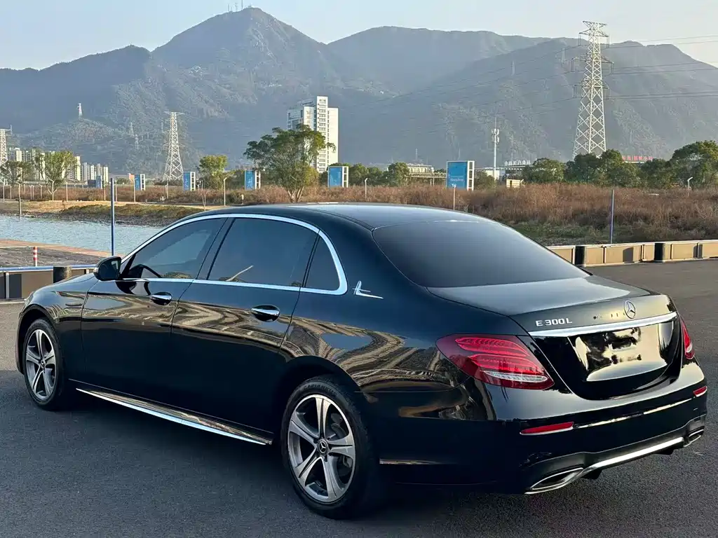 Mercedes-Benz E-Class 2018 E 200 L Sports купить на сайте DeffCars