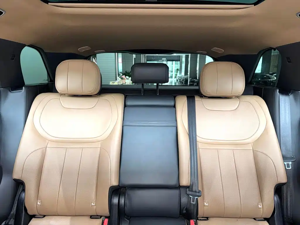 Range Rover Sport 2023 400PS Dynamic SE купить на сайте DeffCars
