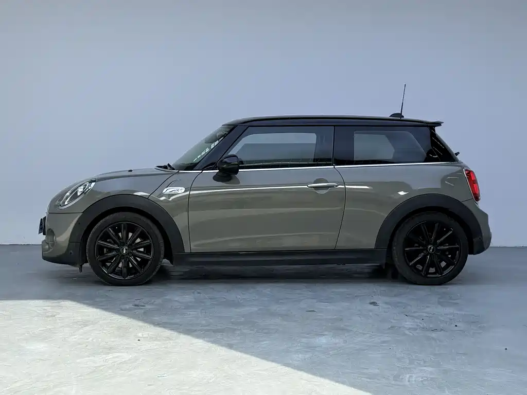 MINI 2019 2.0T COOPER S Classic купить на сайте DeffCars