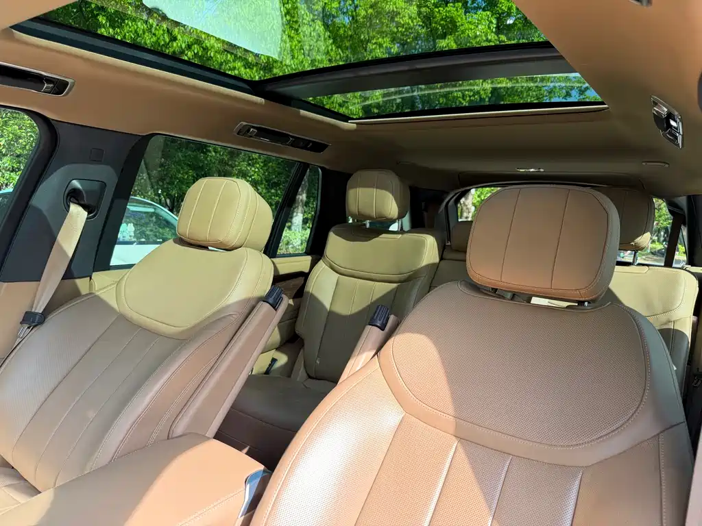 Range Rover 2023 3.0 L6 400PS Seven-seater Extended Edition купить на сайте DeffCars