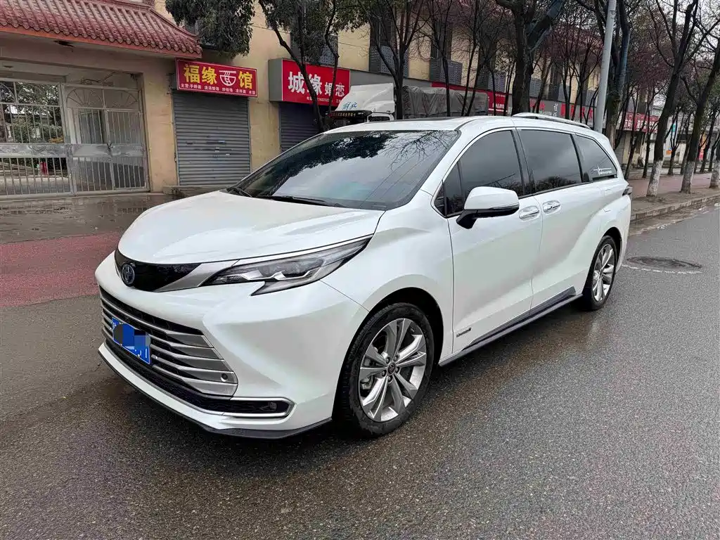 SIENNA 2023 2.5L Hybrid Platinum Edition купить на сайте DeffCars