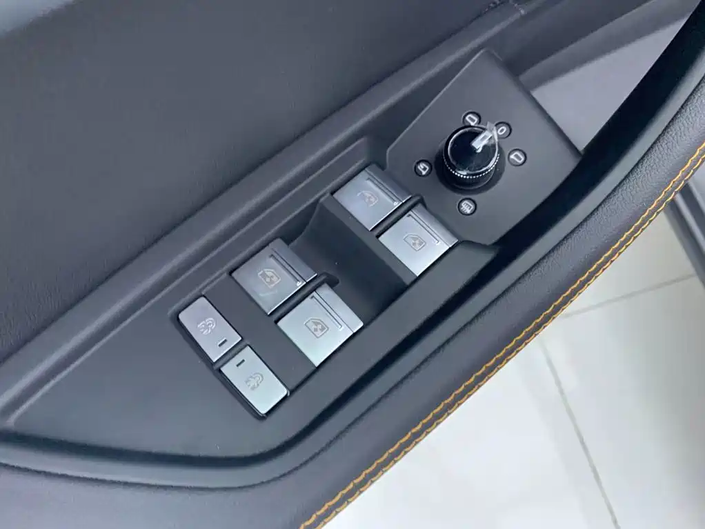 Audi e-tron 2021 50 quattro luxury model купить на сайте DeffCars