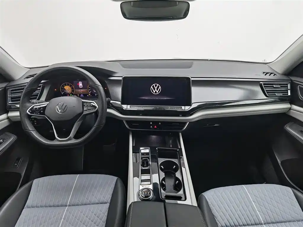 Touron 2023 380TSI four-wheel drive luxury version купить на сайте DeffCars