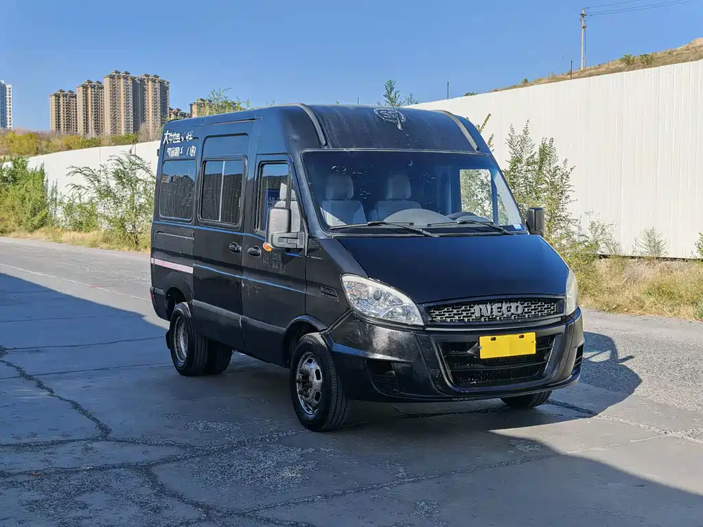 Iveco Baodi 2017 2.5T exclusive A32 bus mid-roof 5-7 seats 47Z5 купить на сайте DeffCars