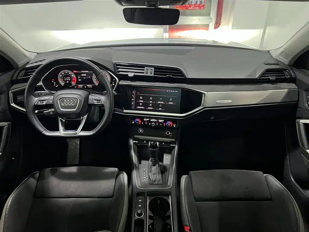 Audi Q3 2022 35 TFSI Fashionable and Dynamic купить на сайте DeffCars