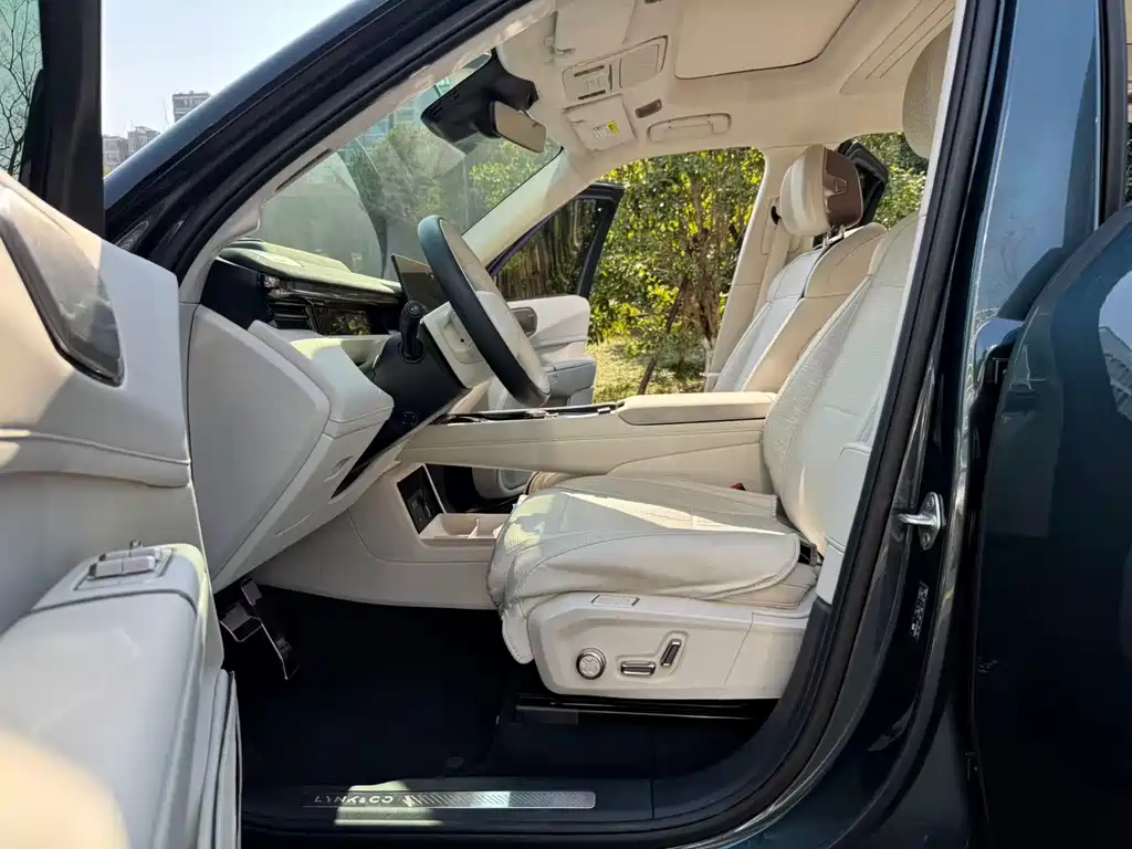 Lynk & Co 900 2025 2.0T Discovery Edition купить на сайте DeffCars