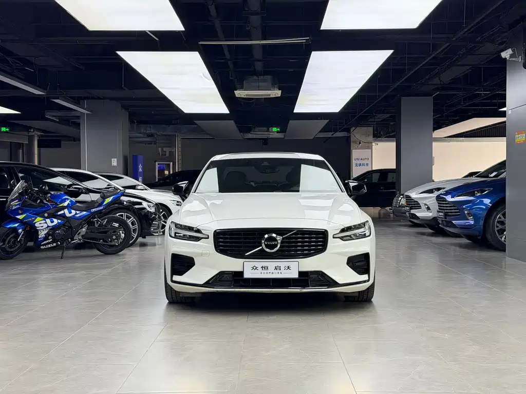 Volvo S60 2022 B4 Zhiyuan Sports Edition купить на сайте DeffCars