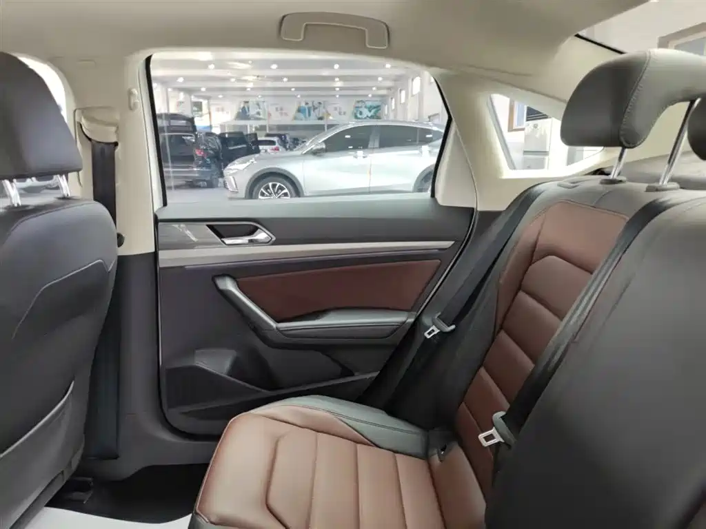 Lavida 2019 280TSI DSG Deluxe Edition National VI купить на сайте DeffCars