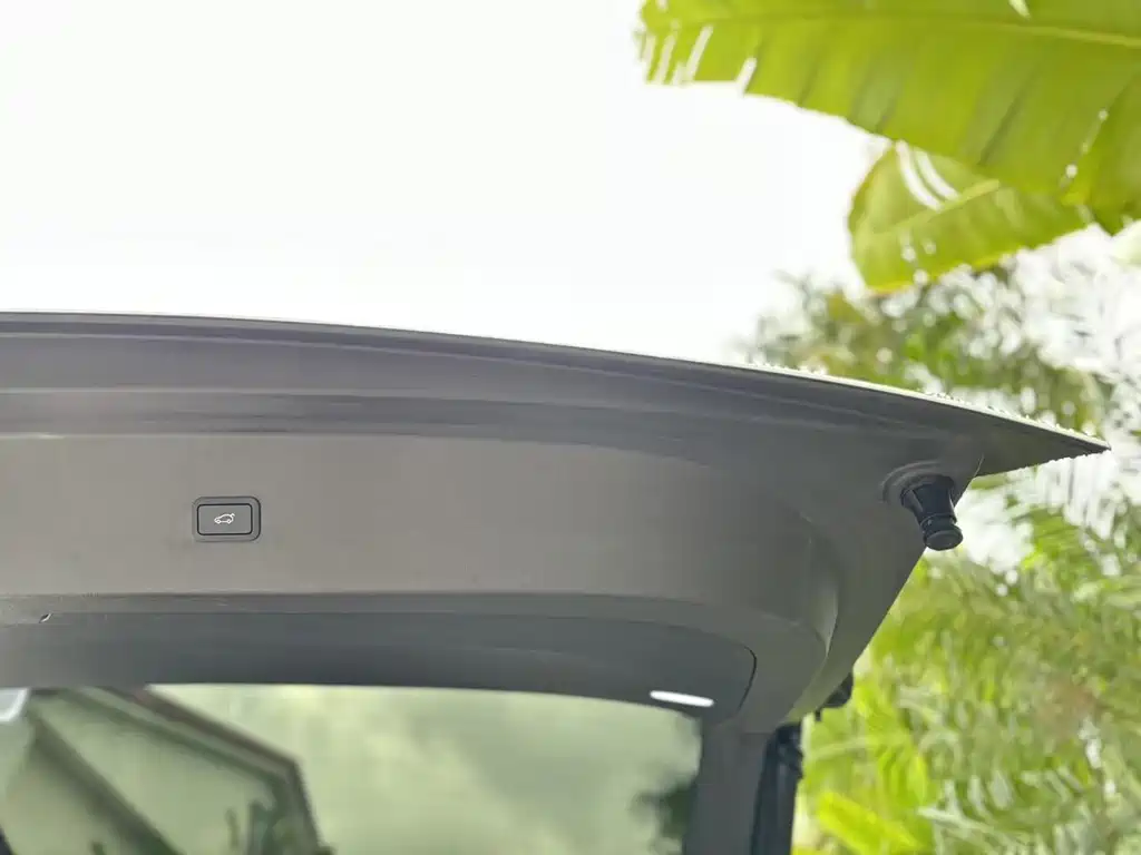 Xpeng X9 2025 pure electric 740 long battery life Max купить на сайте DeffCars