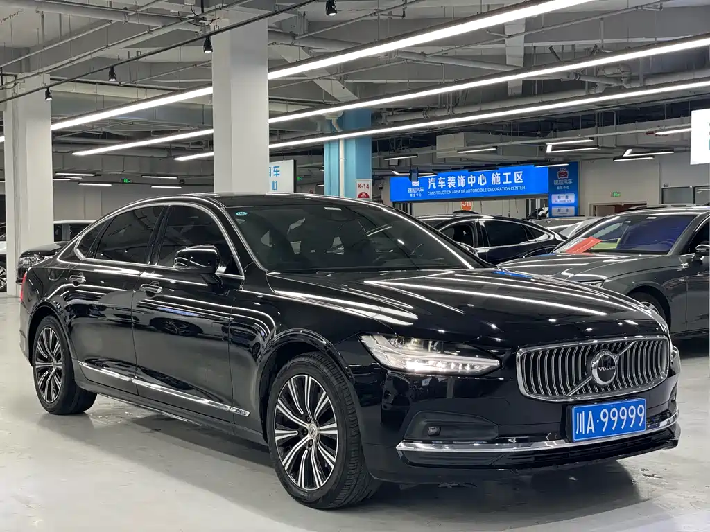 Volvo S90 2021 B5 Zhiyuan Luxury Edition купить на сайте DeffCars