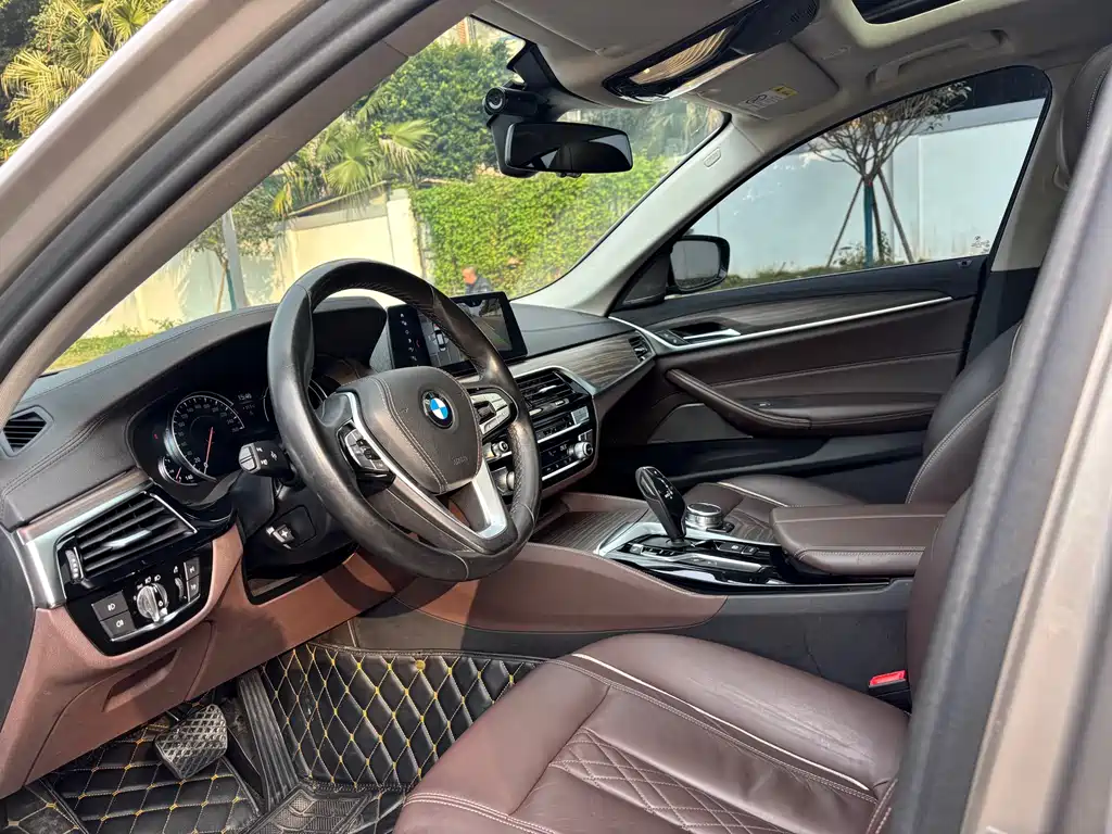 BMW 5 Series 2018 Facelift 530Li Exclusive Luxury Package купить на сайте DeffCars
