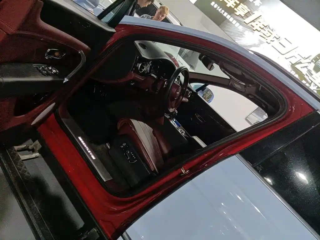 Bentayga 2018 4.0T V8 купить на сайте DeffCars