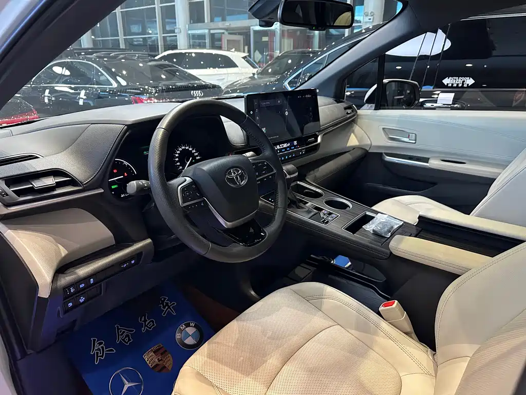 SIENNA 2021 2.5L Hybrid Premium Edition купить на сайте DeffCars
