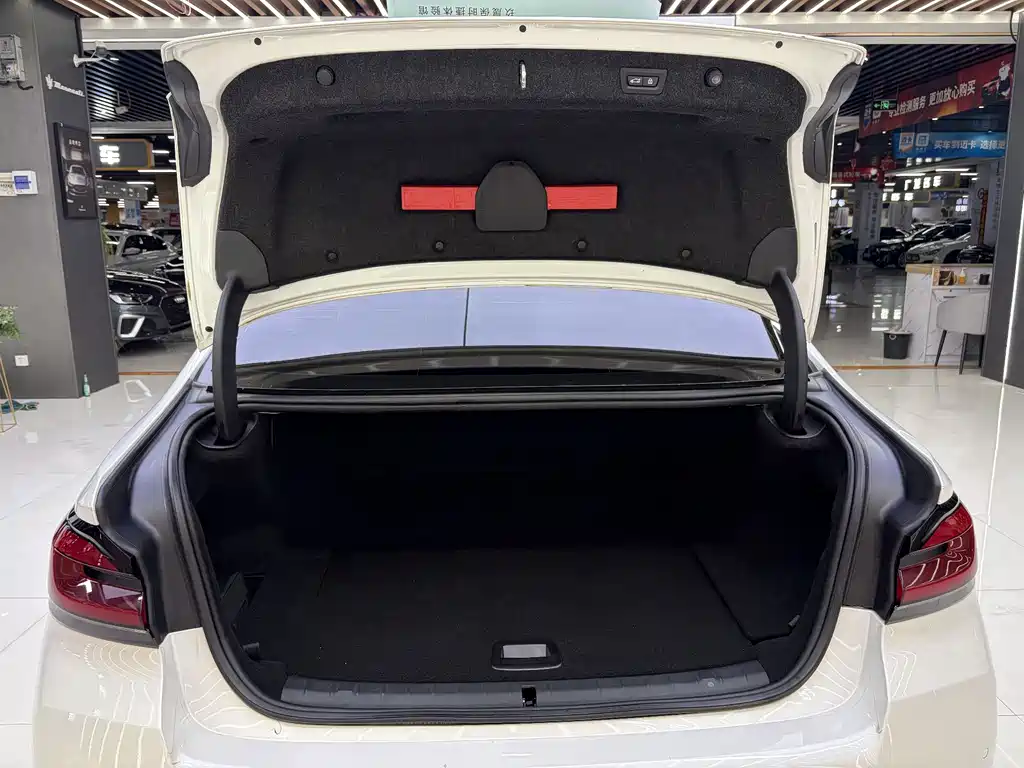 BMW 5 Series New Energy 2022 Model 2 535Le Pioneer Edition M Sports Package купить на сайте DeffCars