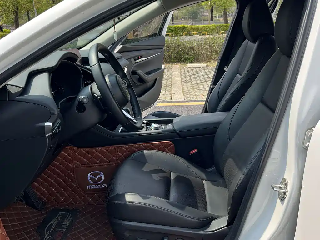 Mazda3 Angkesela 2023 2.0L Automatic Premium Edition купить на сайте DeffCars