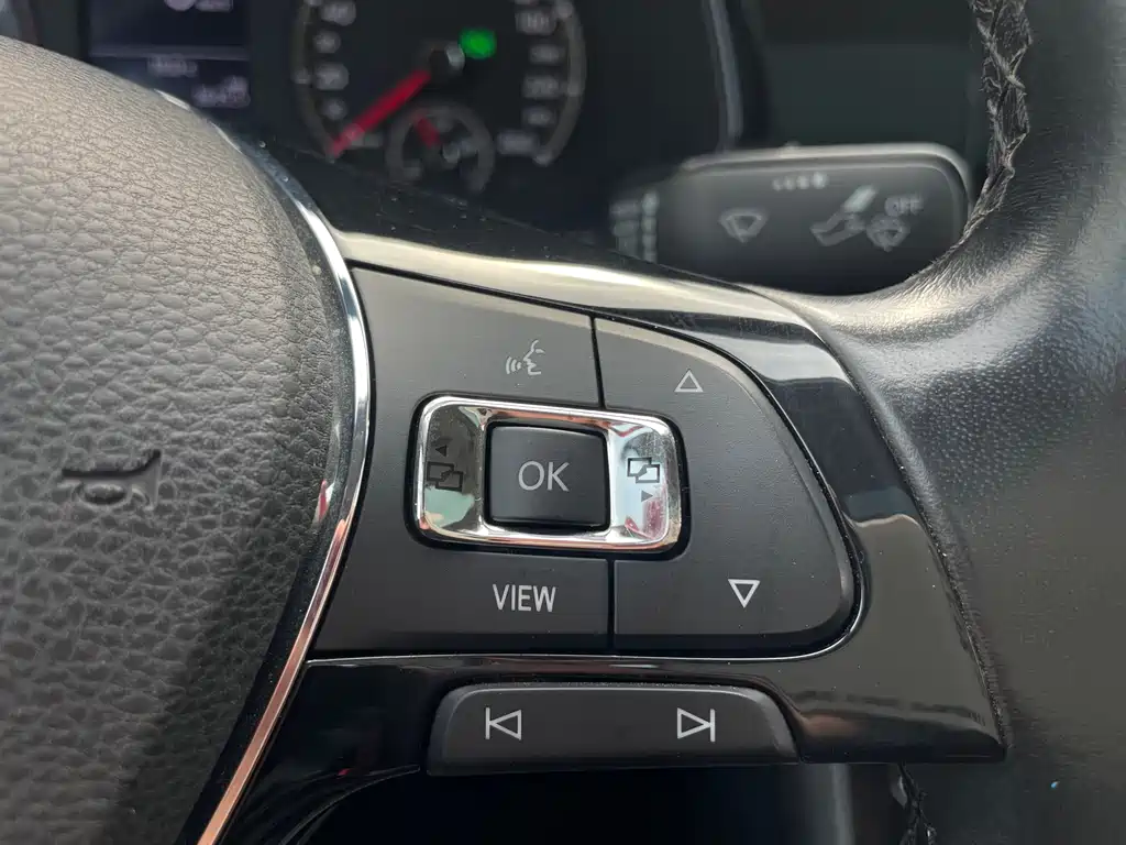 Bora 2020 1.5L automatic elite model купить на сайте DeffCars