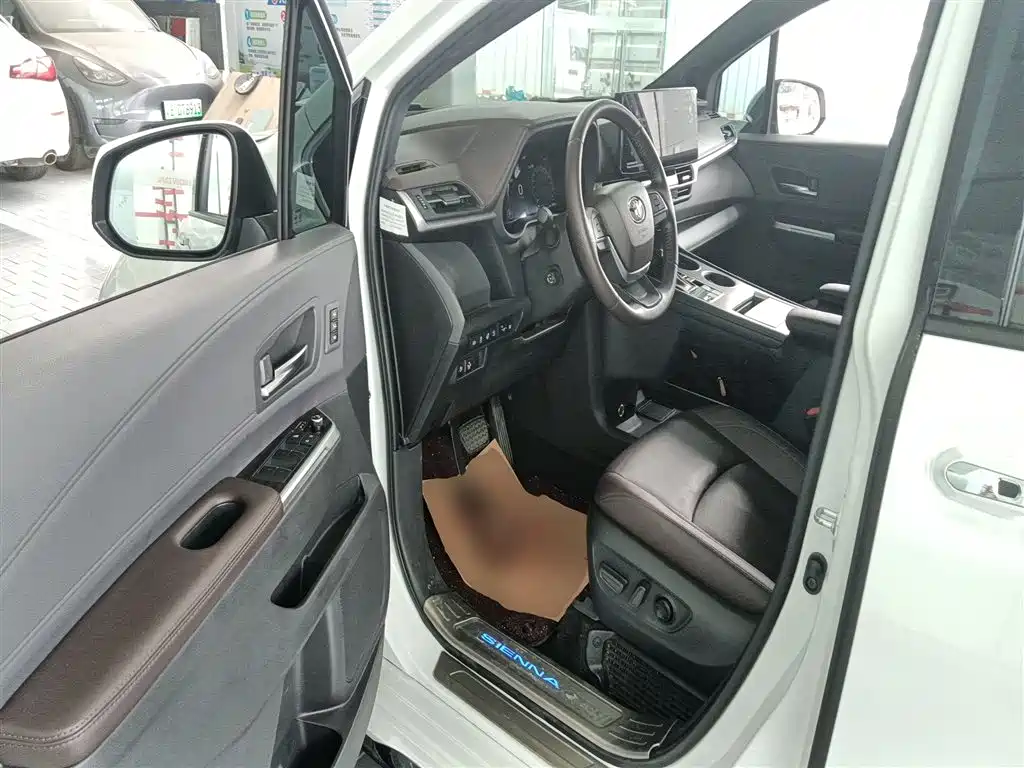 SIENNA 2021 2.5L Hybrid Platinum Edition купить на сайте DeffCars