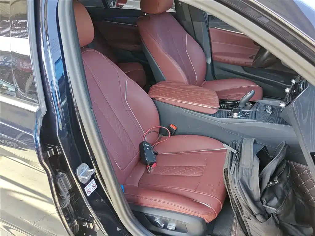 BMW 5 Series 2023 530Li Leading M Sports Package купить на сайте DeffCars
