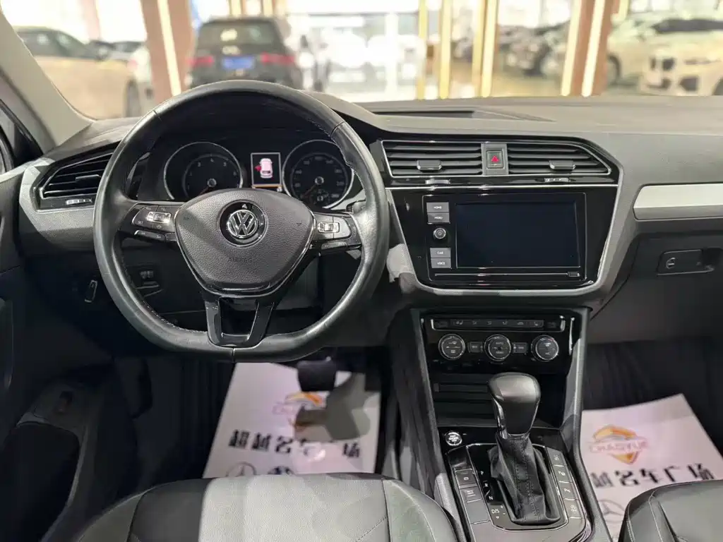 Tiguan L 2019 330TSI automatic two-wheel drive smart luxury version National VI купить на сайте DeffCars