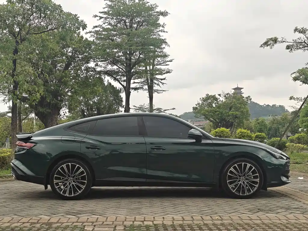 MG7 2023 2.0T Automatic Beauty Hunting Luxury Edition купить на сайте DeffCars