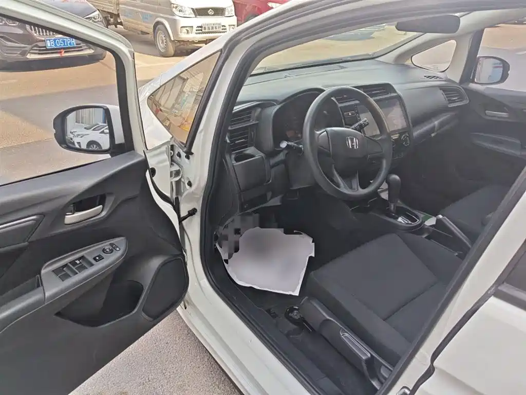 Fit 2018 1.5L CVT Comfort Sunroof Edition купить на сайте DeffCars
