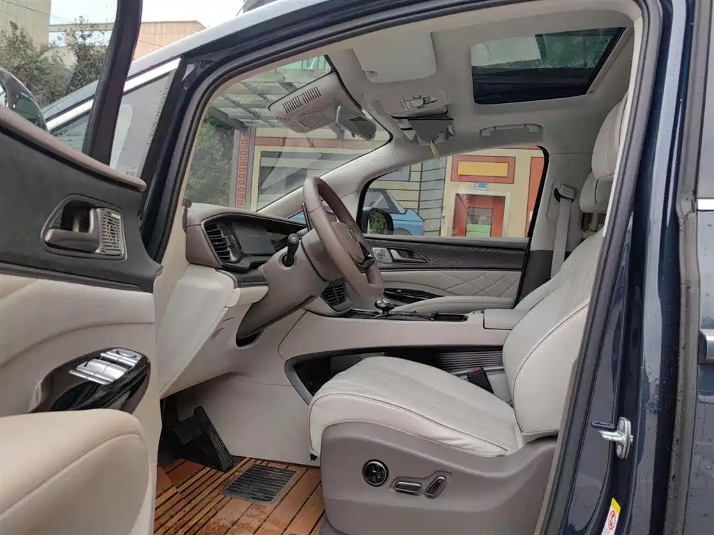 Denza D9 2022 DM-i 1040 Premium Type купить на сайте DeffCars