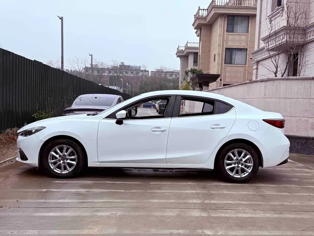 Mazda3 Angkesela 2016 sedan 1.5L automatic comfort type купить на сайте DeffCars