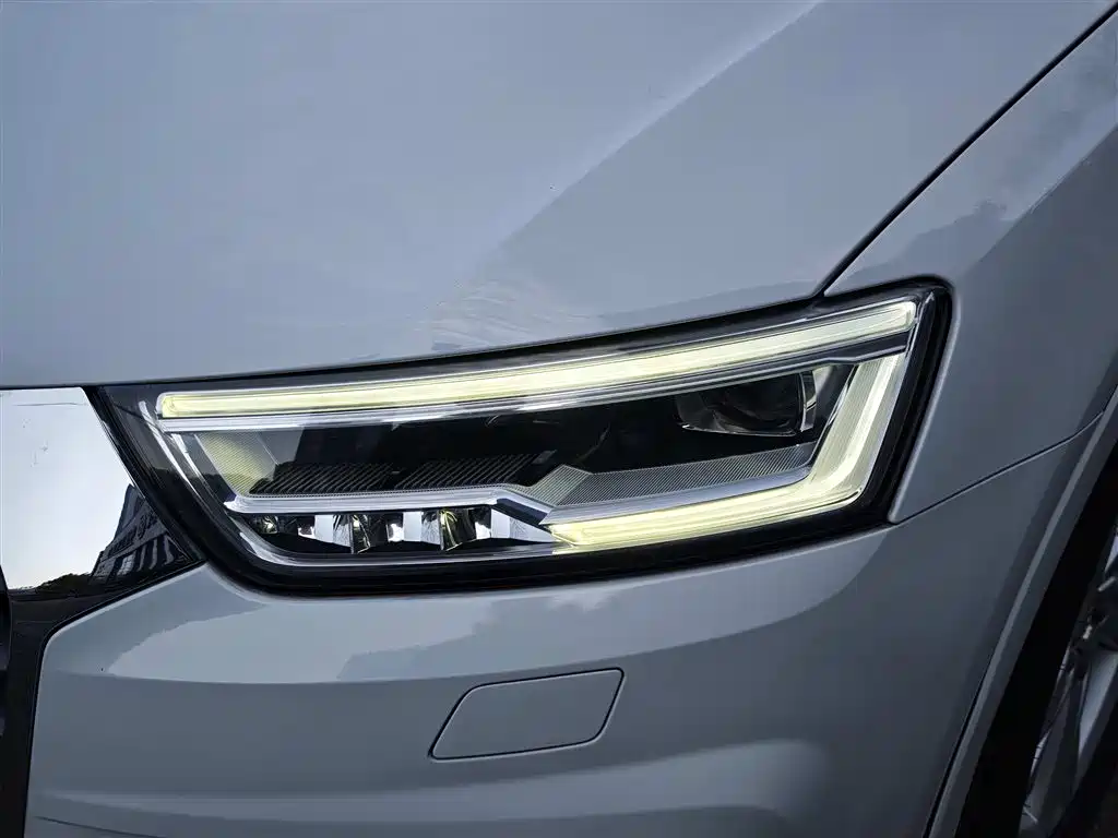 Audi Q3 2018 30th Anniversary Model 30 TFSI Fashion Model купить на сайте DeffCars