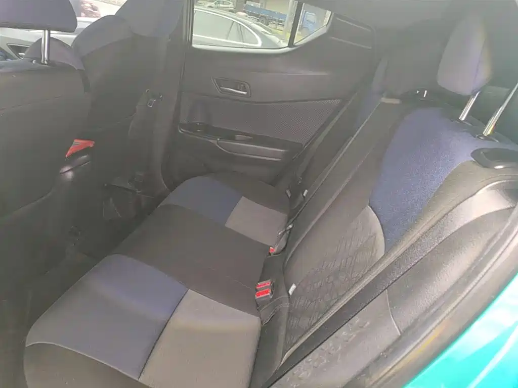Toyota C-HR 2018 2.0L Leading Edition National VI купить на сайте DeffCars