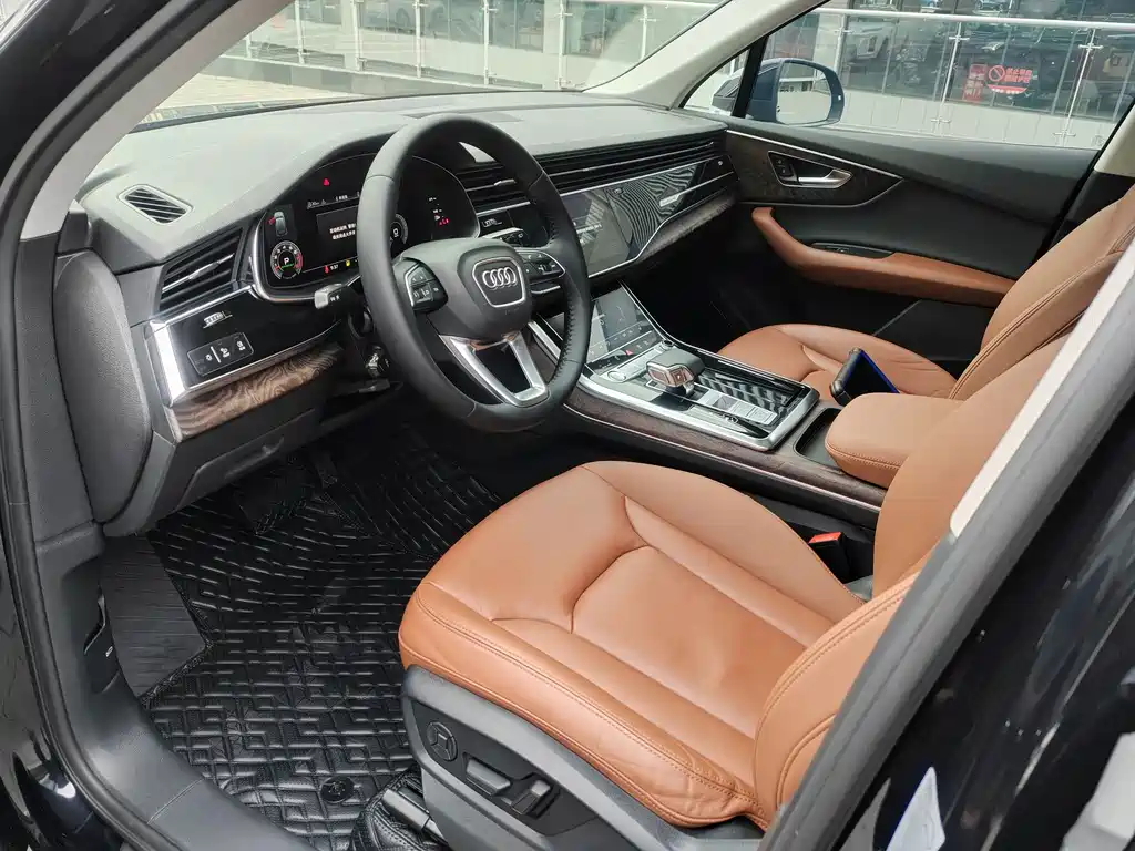 Audi Q7 2020 55 TFSI quattro S line sports купить на сайте DeffCars