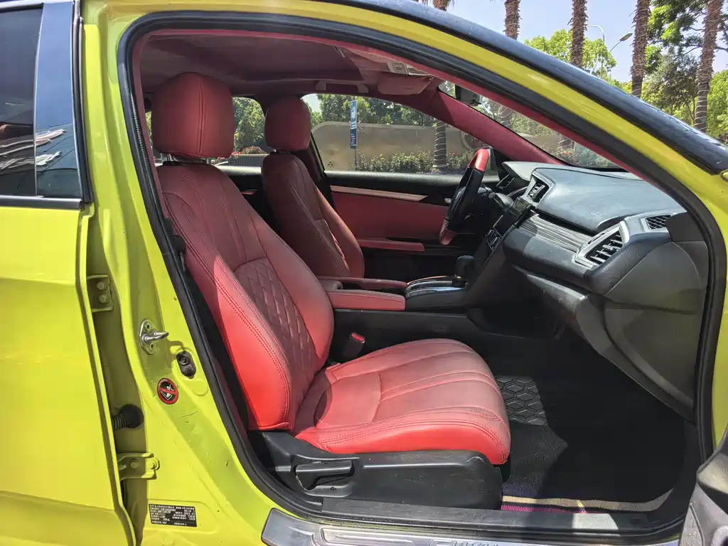Civic 2019 220TURBO CVT Dynamic Edition National V купить на сайте DeffCars