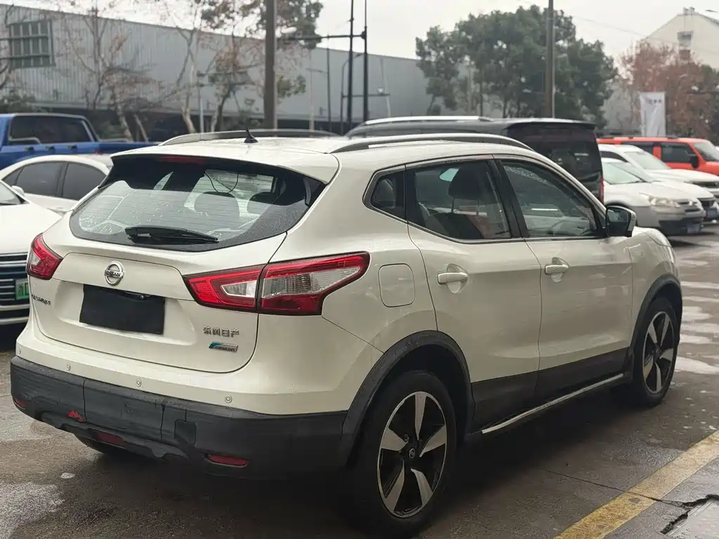 Qashqai 2017 2.0L CVT Deluxe Edition National V купить на сайте DeffCars