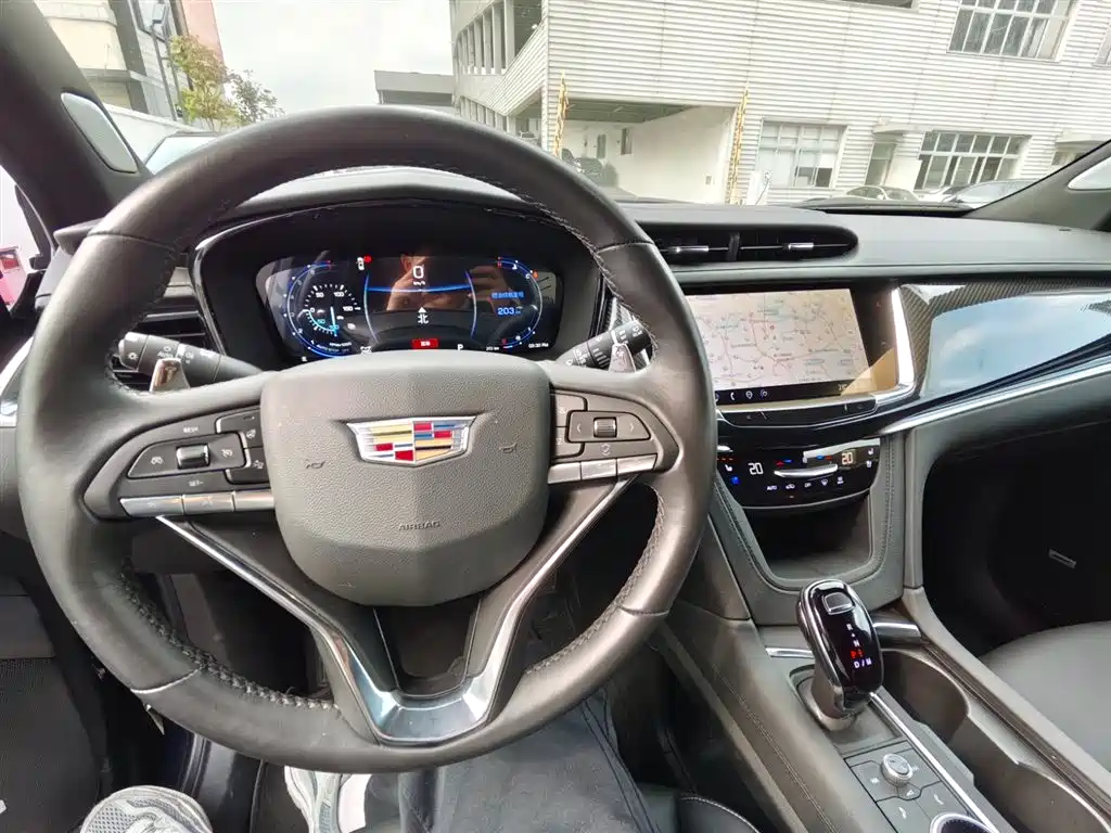 Cadillac XT6 2025 2.0T six-seat four-wheel drive premium executive black label version купить на сайте DeffCars